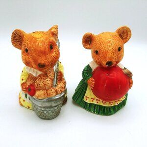 Vintage porcelain Country Mouse Christmas Holiday 3" Salt & Pepper Shakers